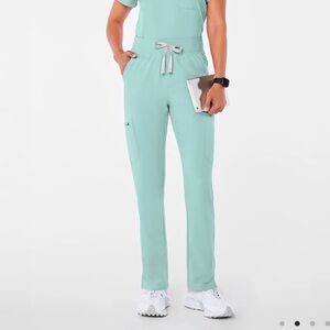 Figs yola high waisted scrub pants size L/T “Seaglass”